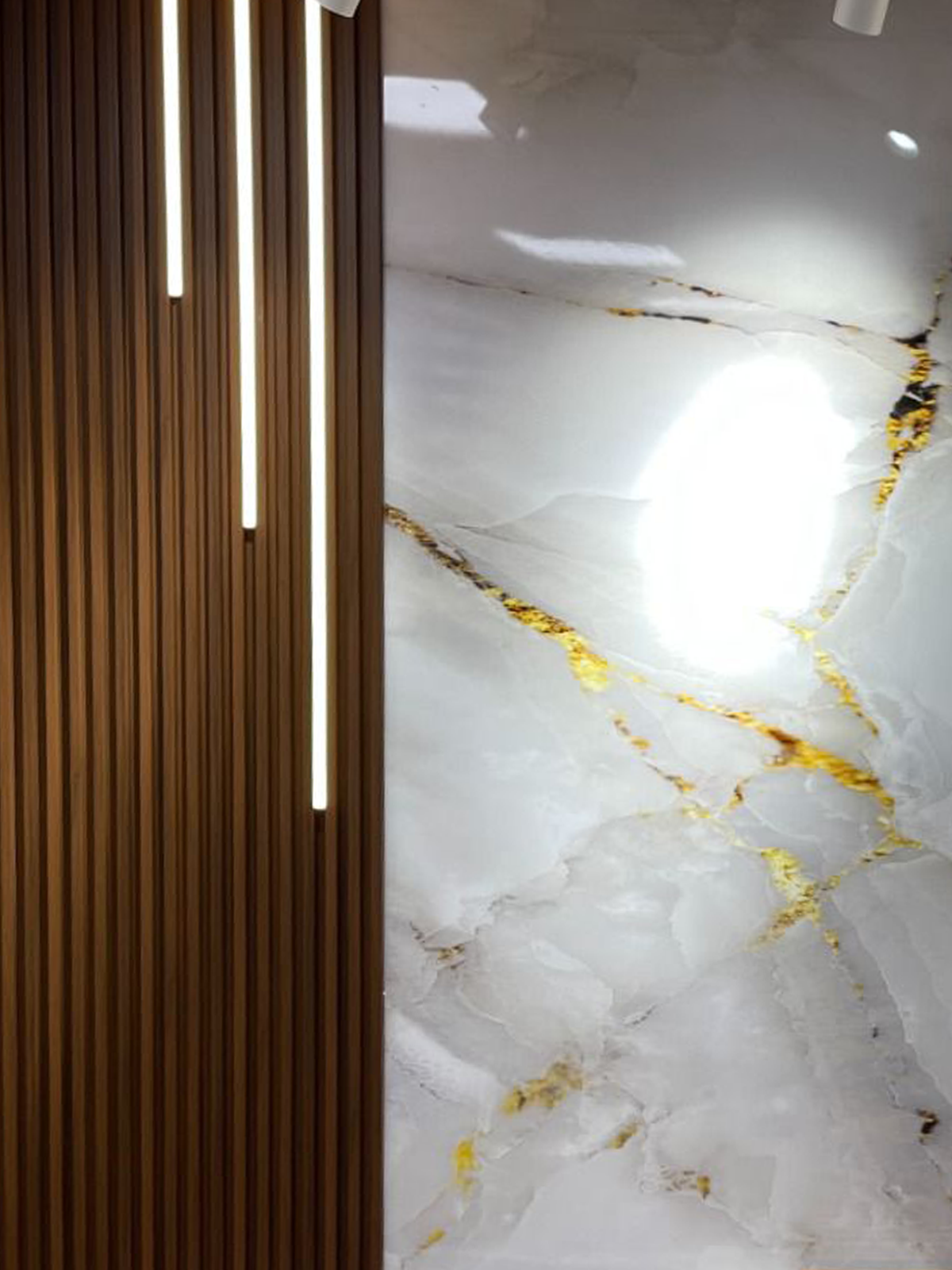 Smart LED strip light 87 inch with app control